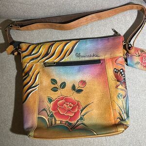 NWOT Anuschka Hand-Painted crossbody with adjustable strap